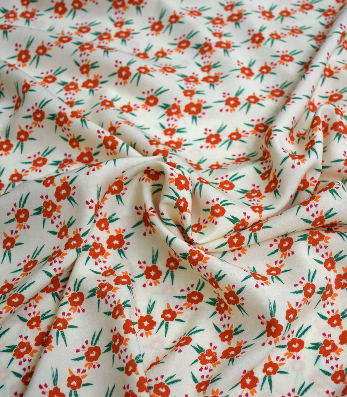 Tissu viscose Poppy Prairie fleuri – vendu par 50 cm