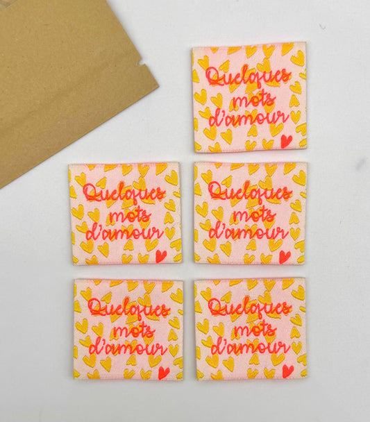 Étiquette tissée à coudre " Quelques Mots d'Amour" fluo
