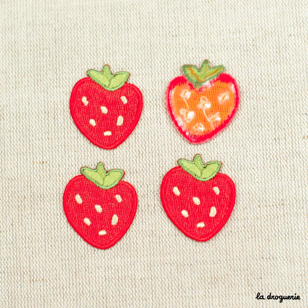 Ecusson fruit fraise 33 x 28 mm