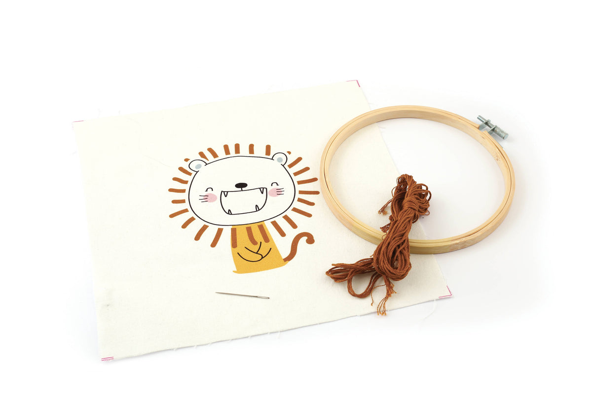 KIT BRODERIE PARTIELLE LION SAUVAGE Ø15 CM