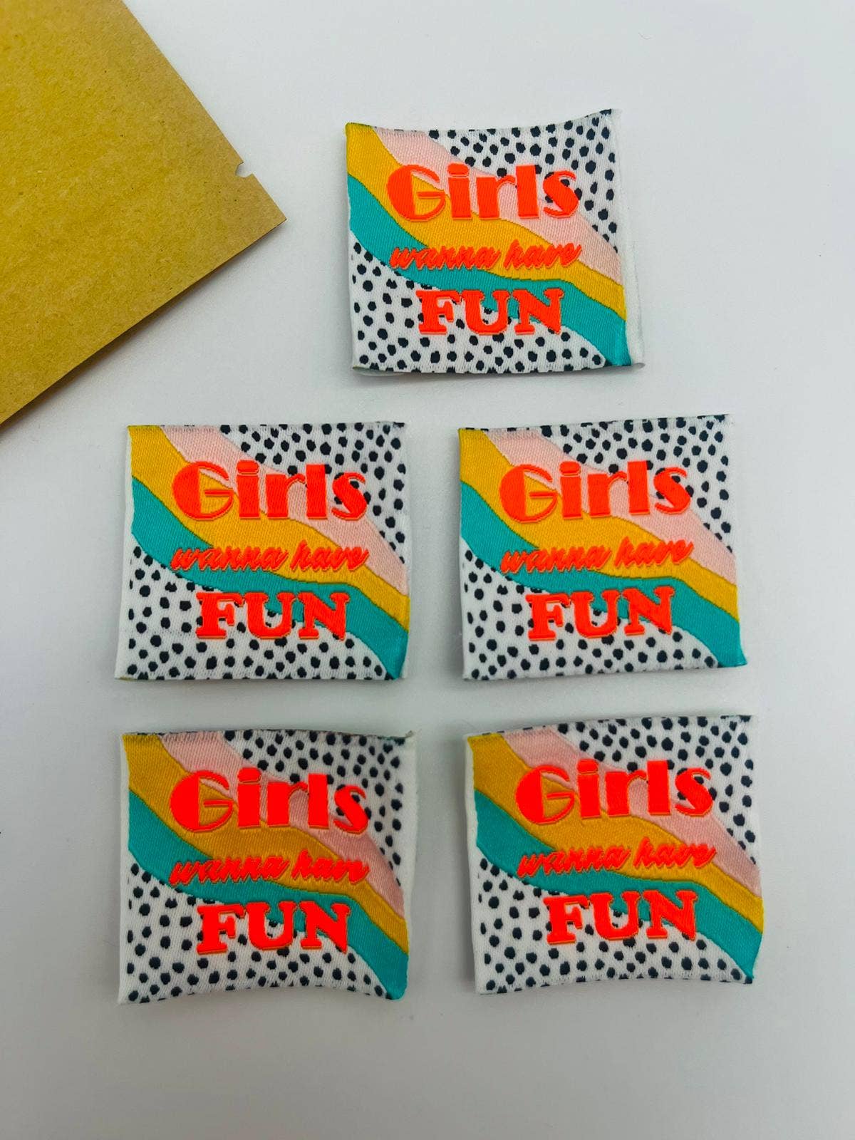 Étiquette à coudre lurex : GIRLS wanna have FUN