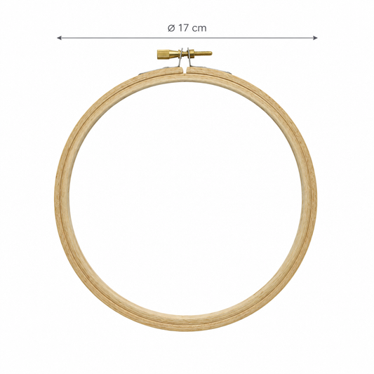 Cercle à broder de 17 cm sur fond blanc