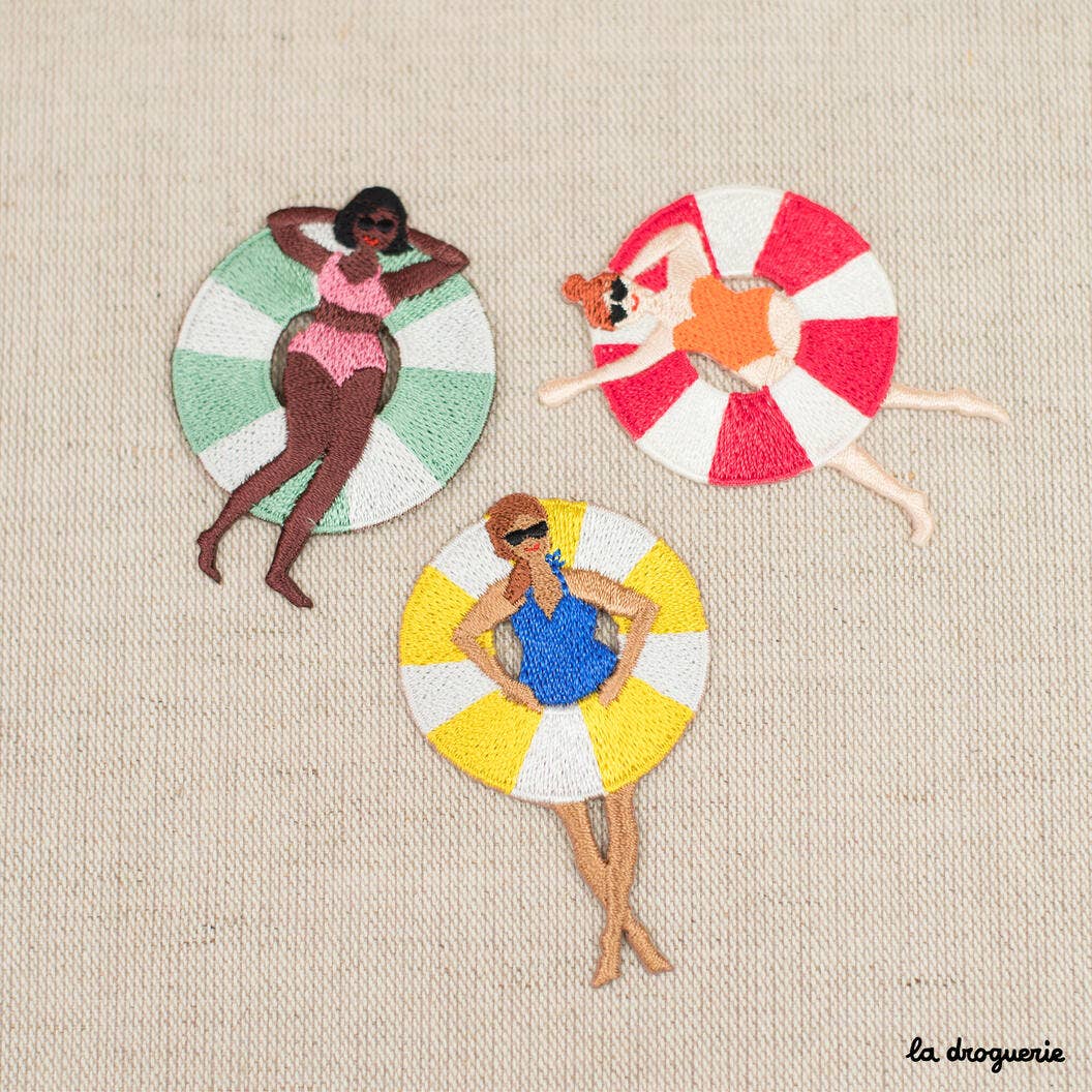 Ecusson Girl and bouée: Maillot bleu