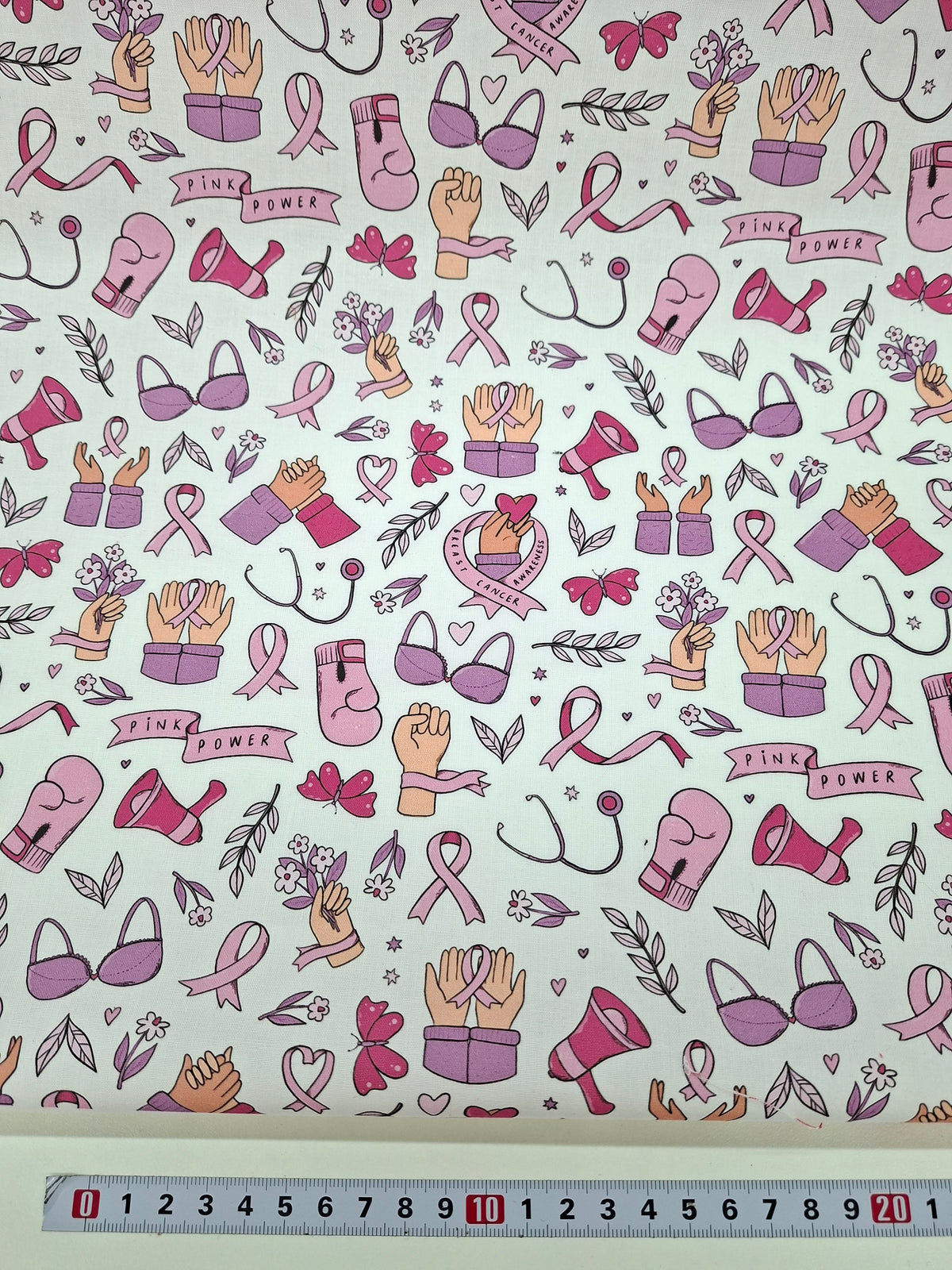 Popeline de coton Octobre Rose motifs - vendu par 50 cm