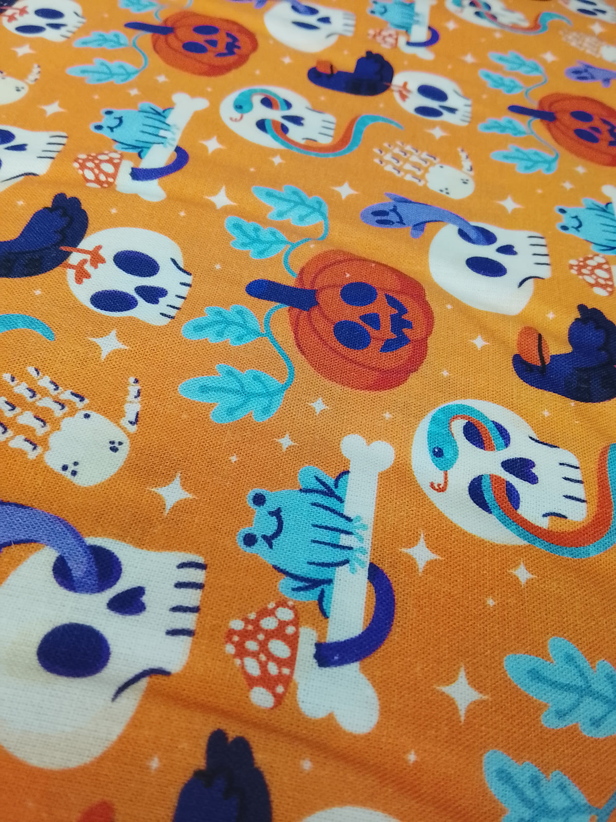 Tissu coton Halloween orange - vendu par 50 cm