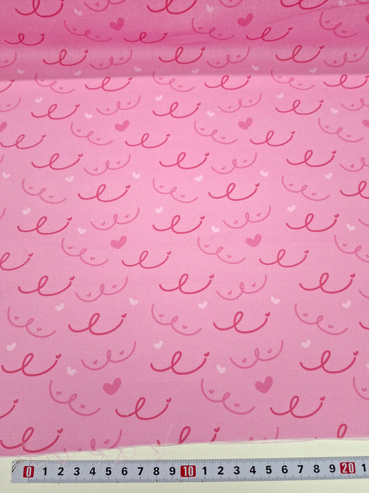 Tissu coton Octobre Rose motif seins - vendu par 50 cm